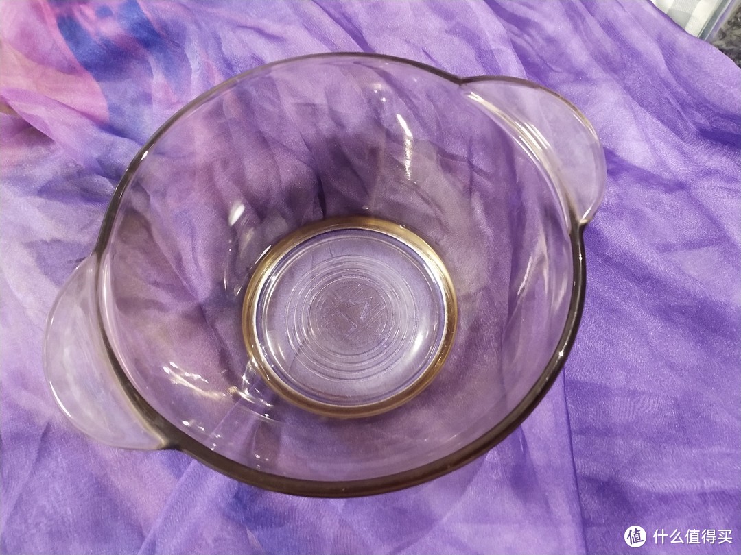 和大家分享一个日常超级好用的玻璃碗吧，这种玻璃碗我一口气买了十多个。
