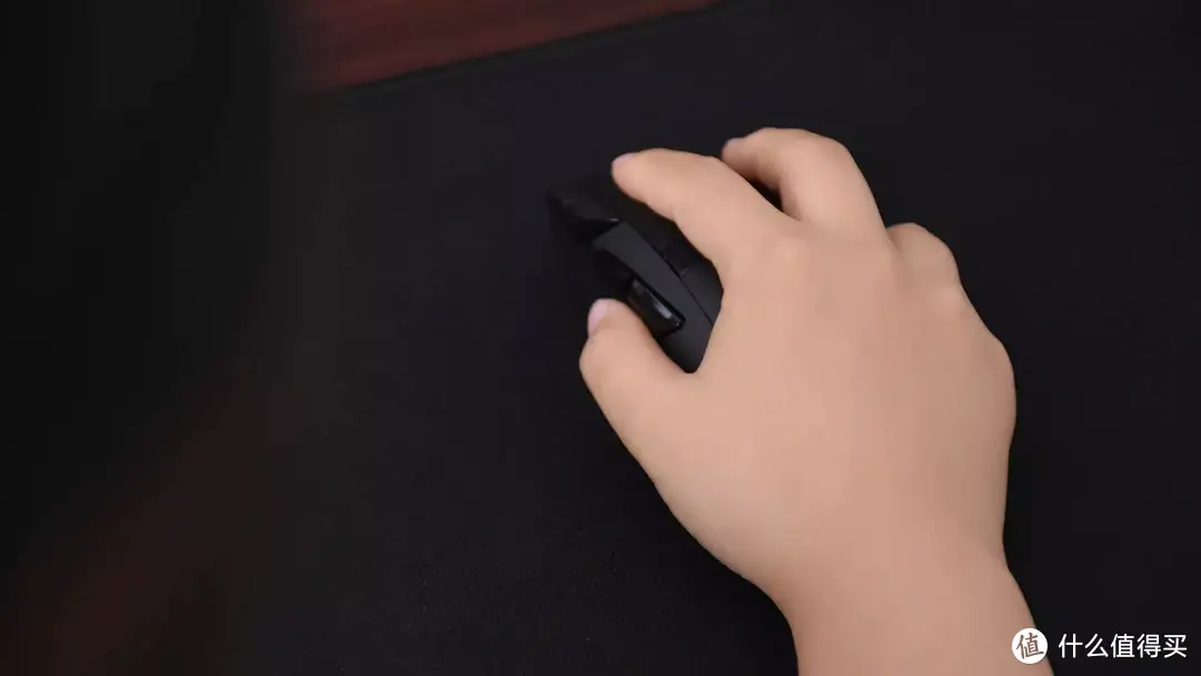 雷柏VT350S双模游戏鼠标：右手人体工学设计，办公游戏一肩挑