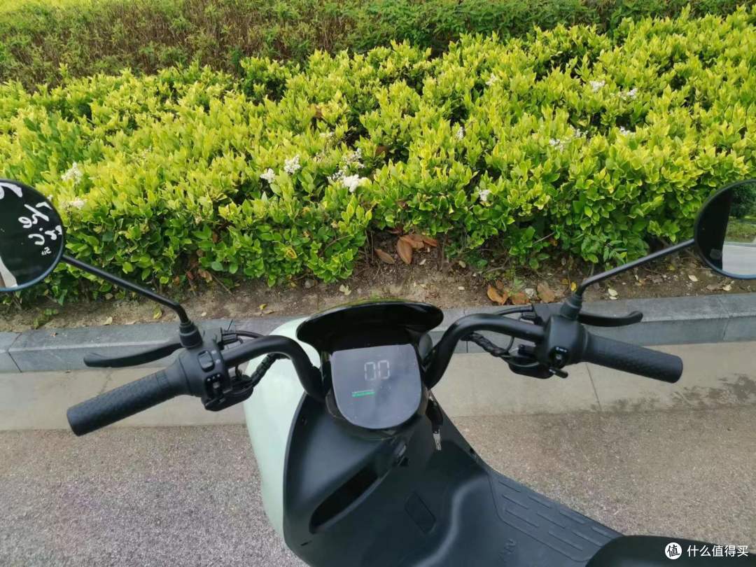 2099元入手绿源60v电瓶车:1kw液冷电机?陶瓷刹车?_电动车_什么值得买