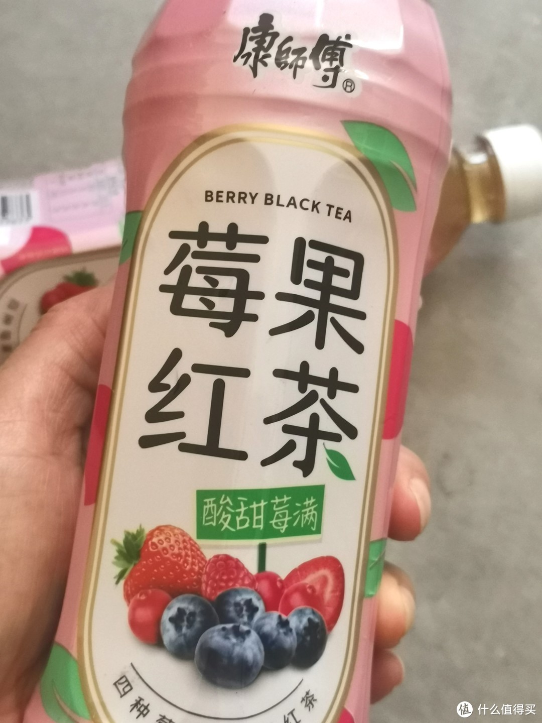 康师傅莓果红茶，酸酸甜甜好味道