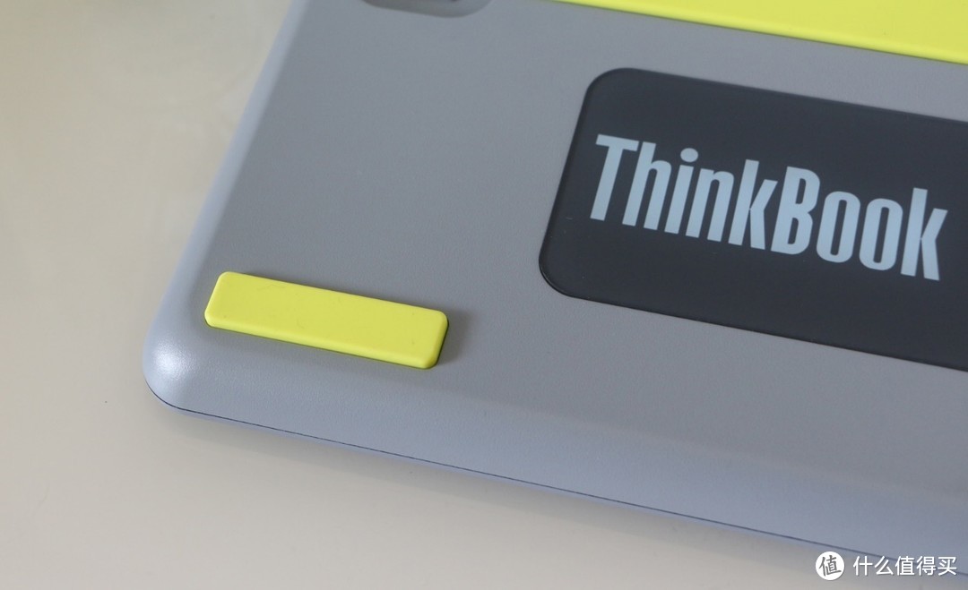 那么外设品牌，为什么我偏选择ThinkBook机械键盘KB Pro？仅是好看？