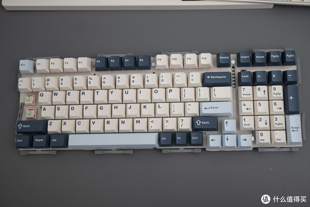 简单拆解VGN S99 三模机械键盘