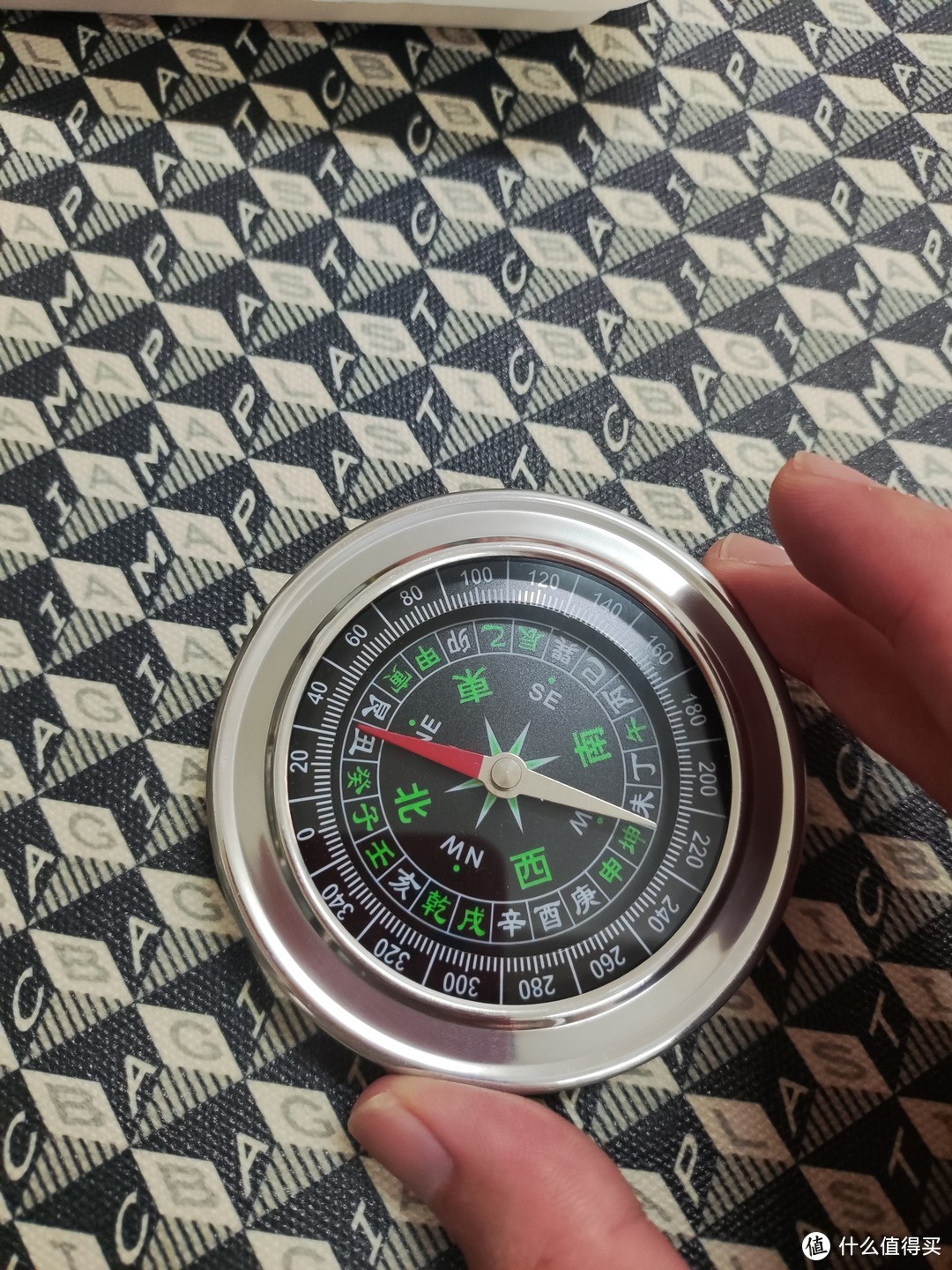 这个0元入手的指南针，没想到质量还很不错！居然是不锈钢的
