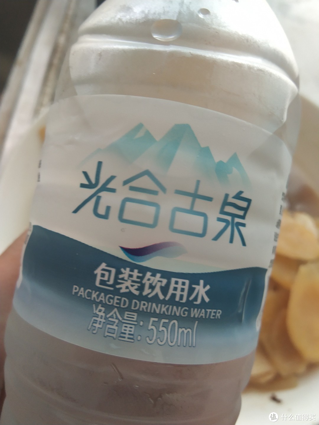 惊人优惠！这款瓶装包装饮用水，24瓶才8元，你敢喝吗？