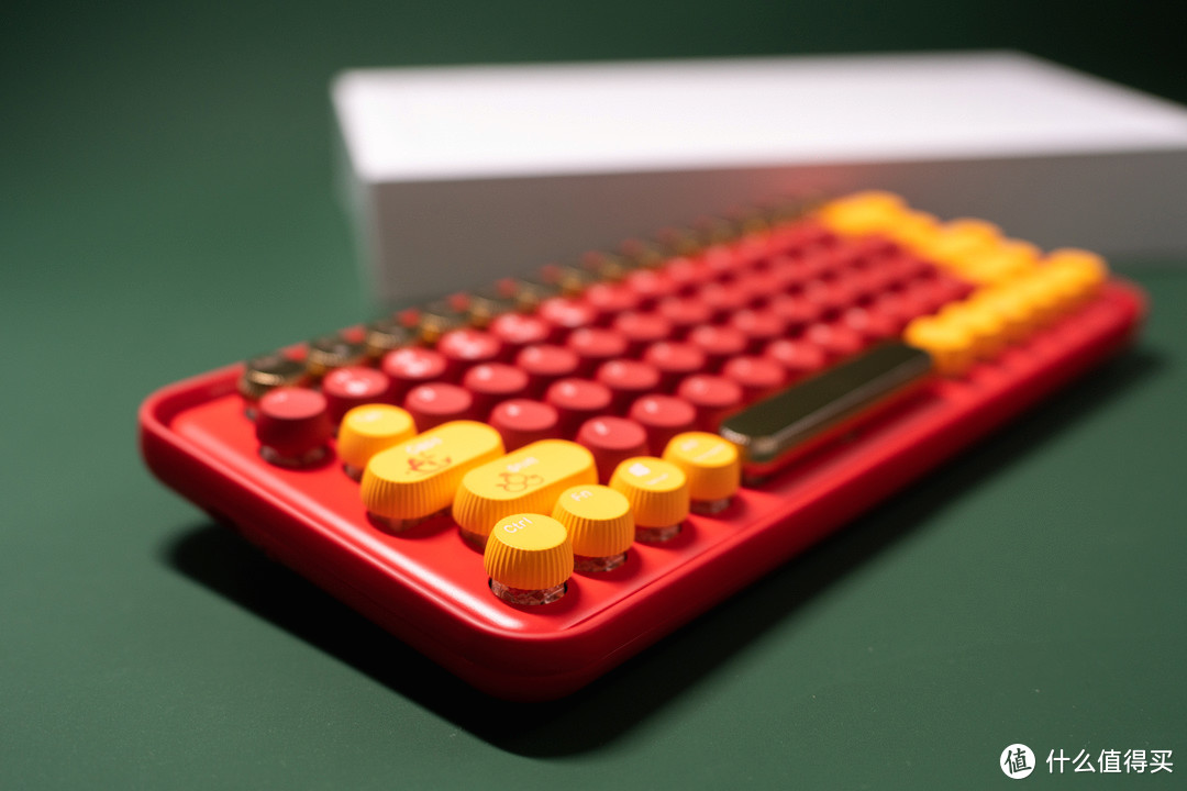 这么红火喜庆的键盘还是第一次用！雷柏ralemo Pre 5 多模无线机械键盘