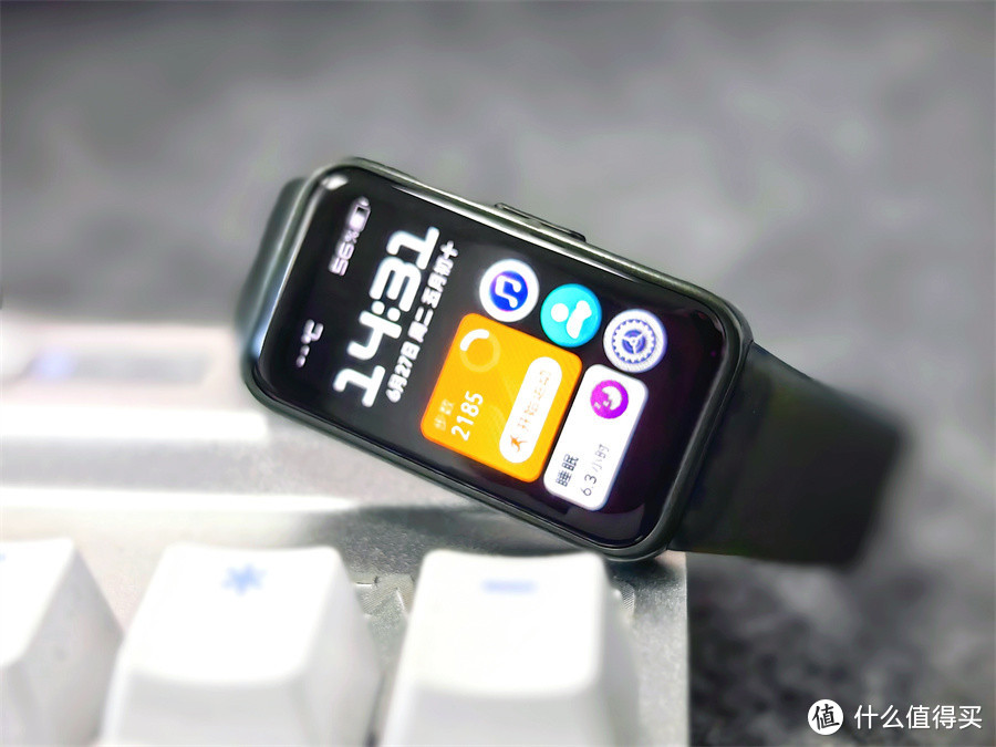 华为手环8 NFC版实测：轻薄机身时尚大方，监测精准便利生活
