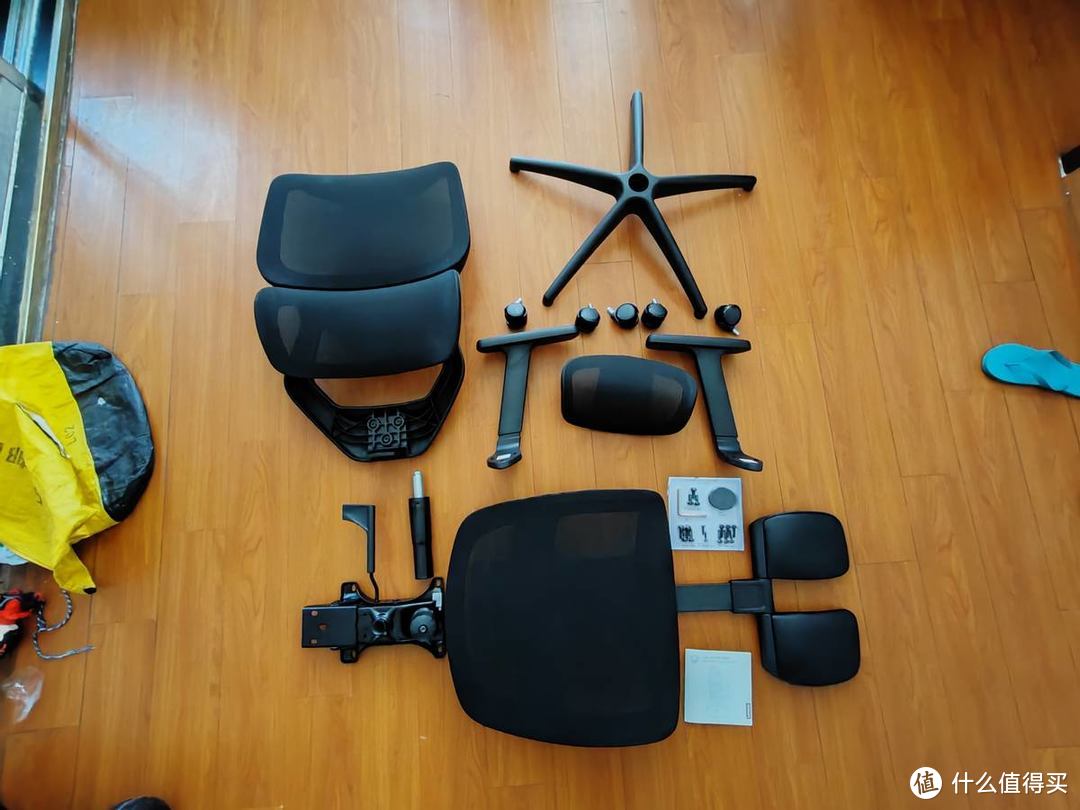 小新人体工学椅体验：办公好助手，舒适且好用