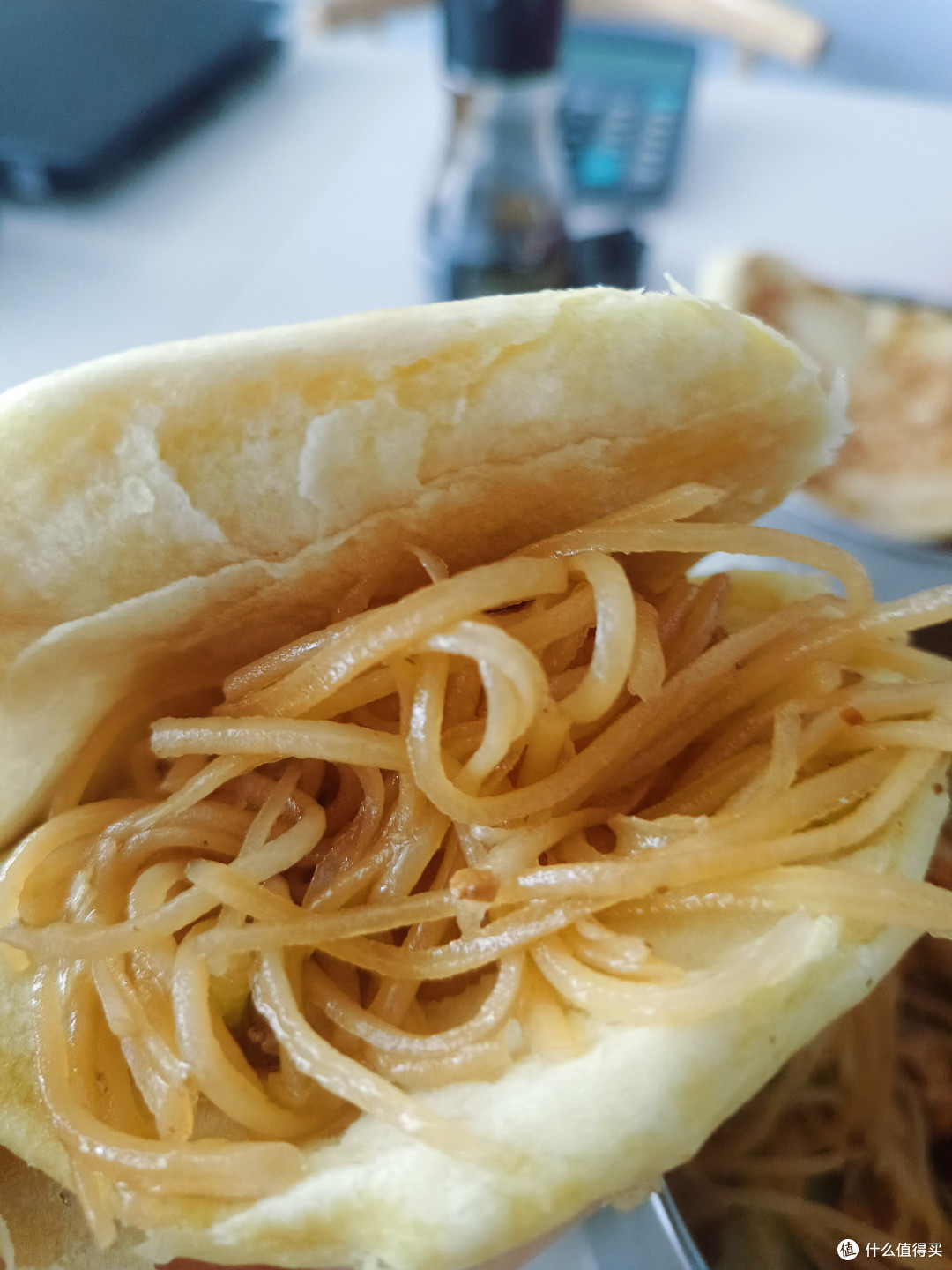 今日份碳水大爆炸在家一秒钟自制土豆丝夹饼太香了哈哈哈