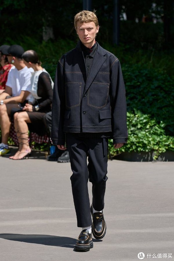 sacai x Carhartt WIP 2024 新联名曝光，速看单品！_男外套_什么值得买