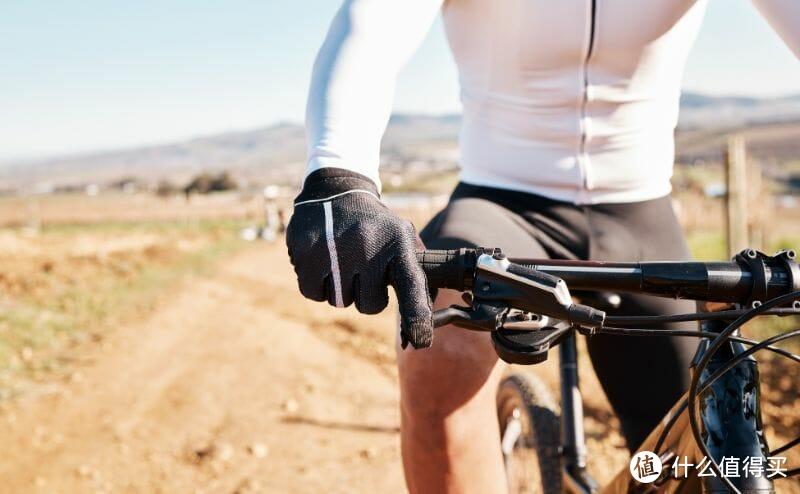 2023骑行指南（31）：为什么骑公路自行车时应该戴手套，8 个无可争议的原因