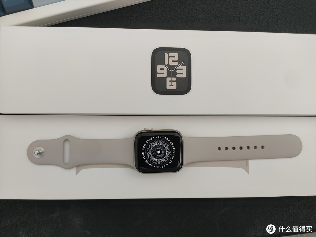 开箱Apple Watch SE 44mm蜂窝版，附上简略使用感受