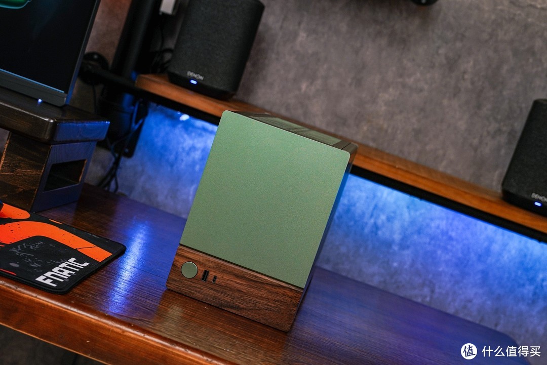 书架上的“牛油果”，Fractal Design Terra 10L桌面主机分享