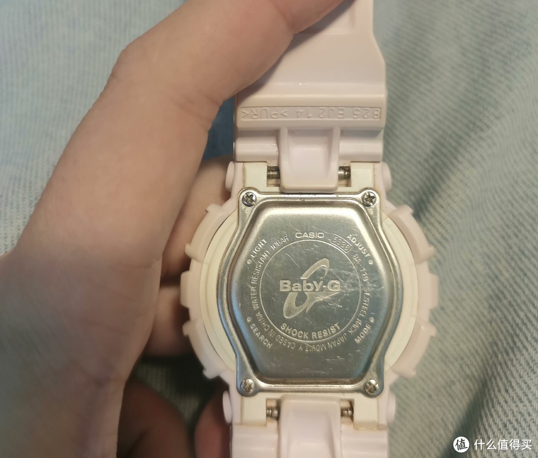 粉粉嫩嫩的卡西欧手表