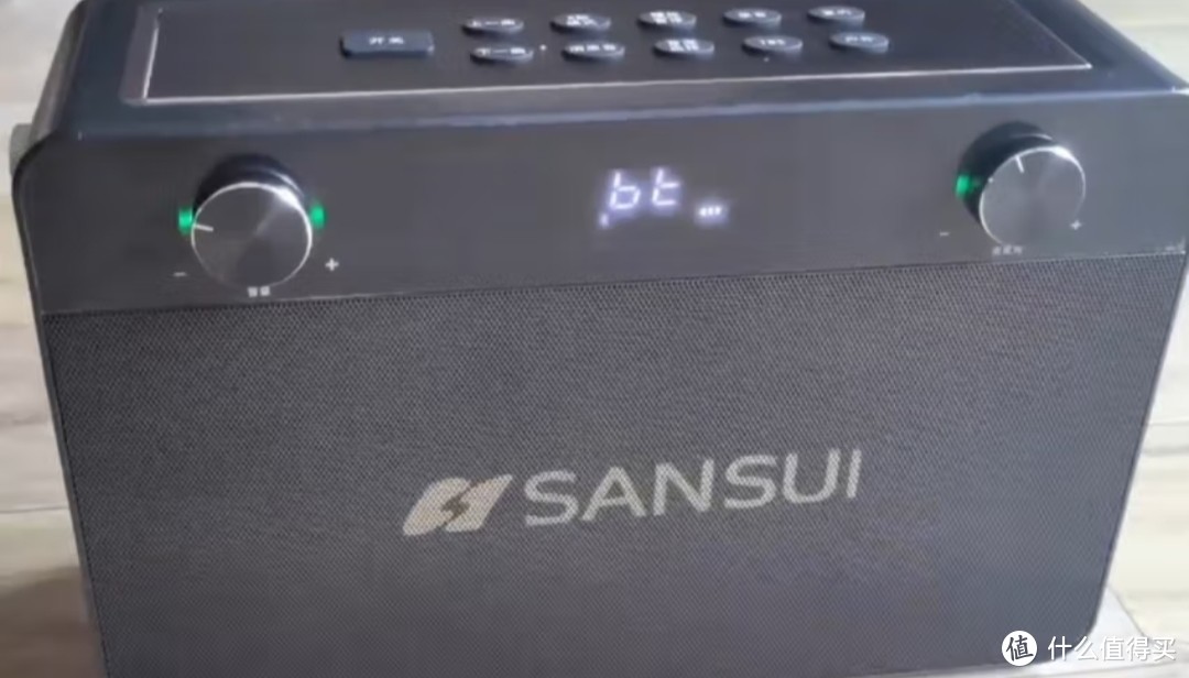 山水（SANSUI）便携式手提音箱广场舞音响音箱，不错，好用。