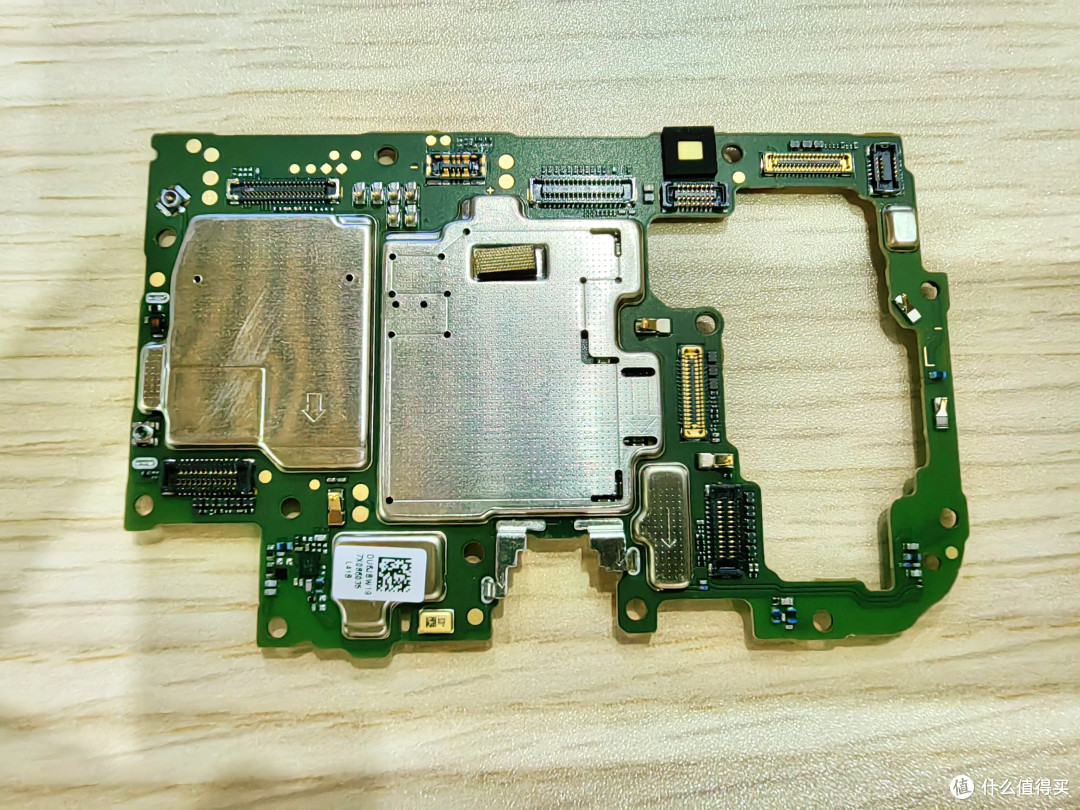 很特别,黄鱼上一直关注的 荣耀 商品百科 好价 社区文章 20pro的 主板