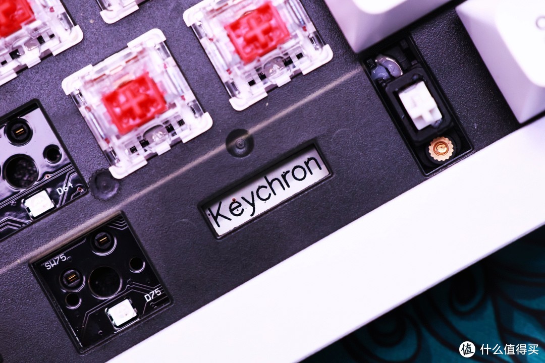 向客制化进军 Keychron Q1Pro铝坨坨键盘
