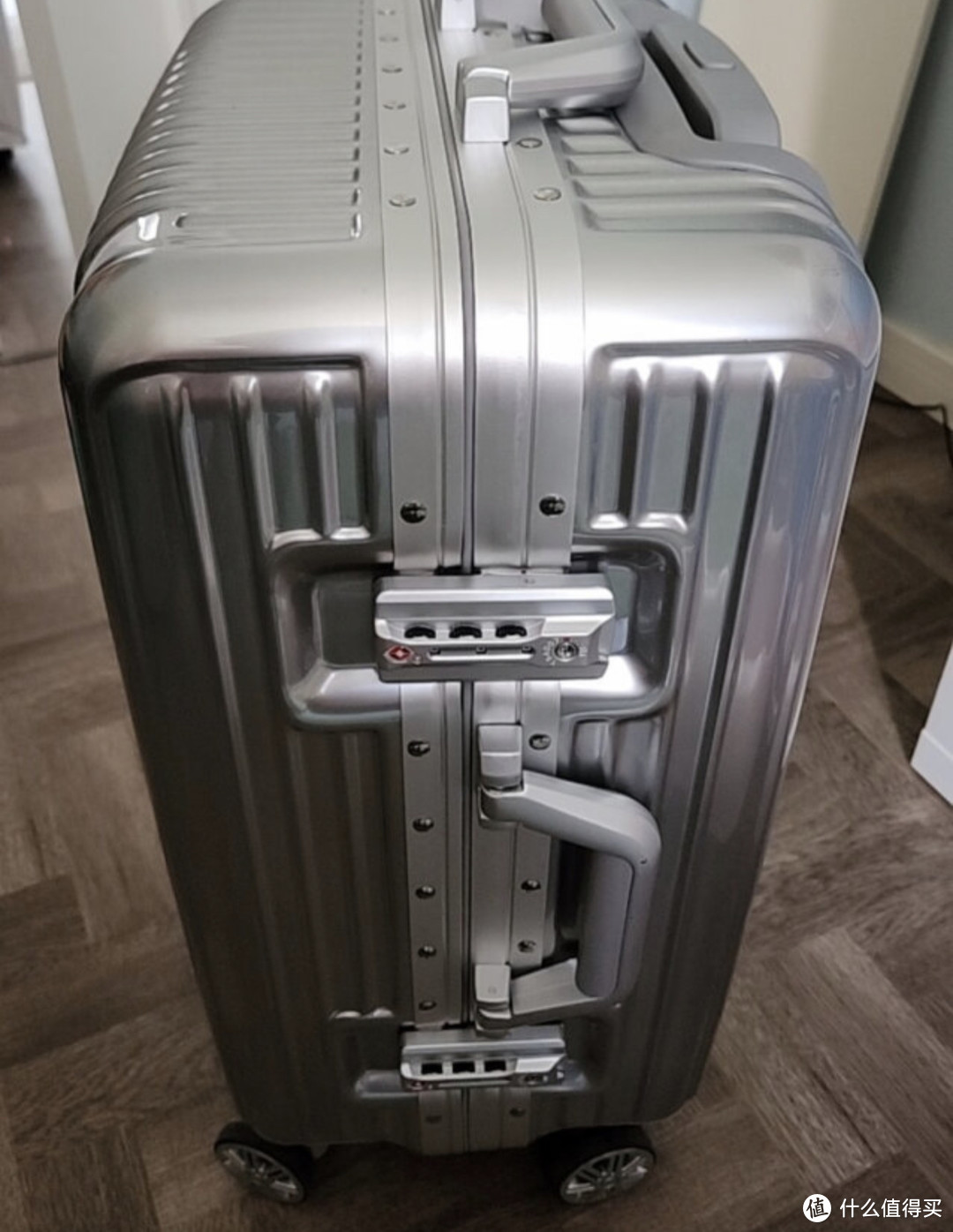 外出旅游需要一款好用的行李箱