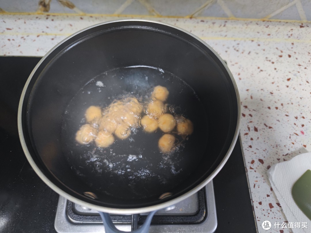 美好生活之辅食分享~今日份的美好是鲜虾胡萝卜小丸子给的~