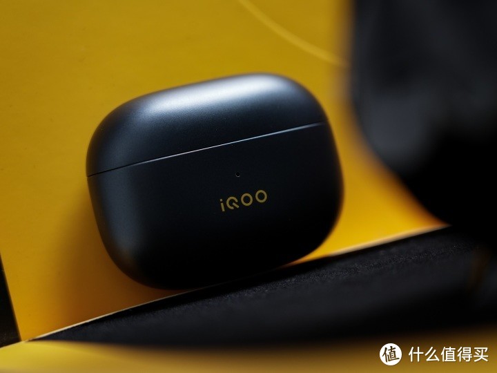 iQOO首款无损音质无线耳机，价格真的香
