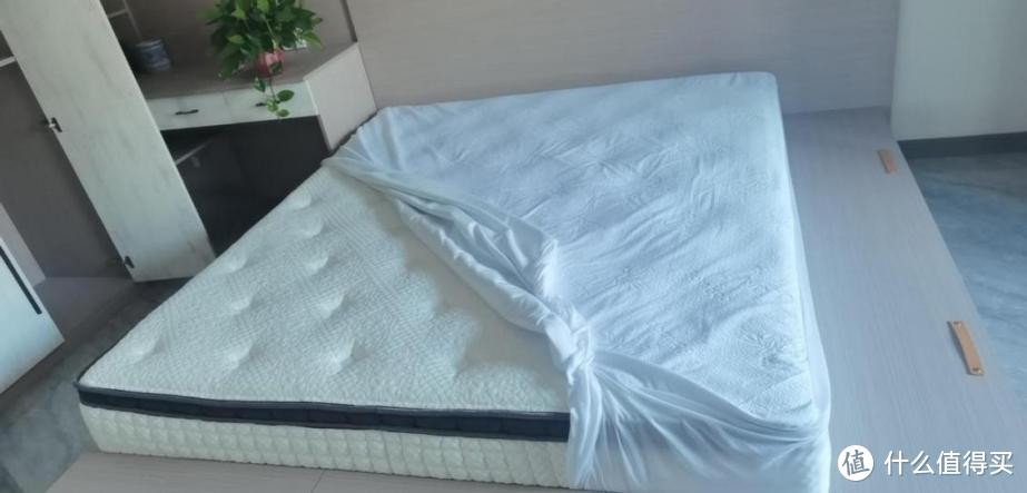 床垫保护套不仅透气还能隔绝污渍