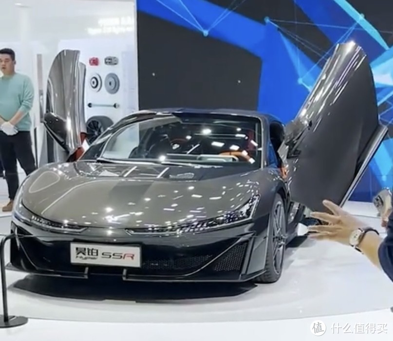 广汽埃安昊铂SSR：高端智能纯电动汽车的典范