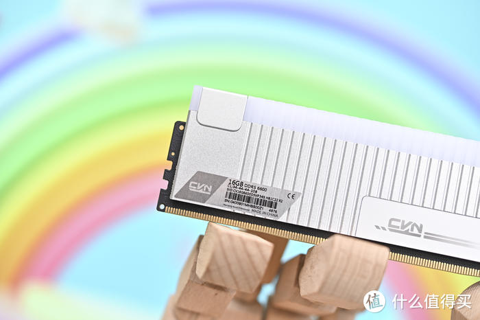 金属质感RGB电竞内存——七彩虹 CVN 银翼 DDR5 6600 内存开箱简测