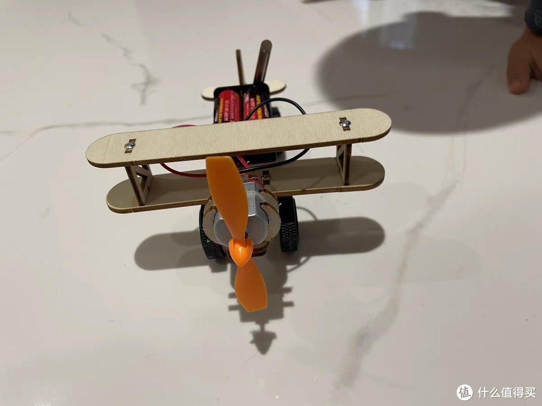 自制科技小飞机：探索天空的乐趣