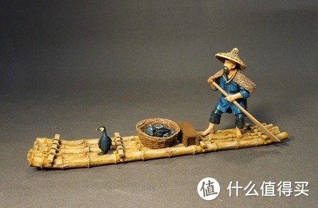 桂林阳朔，竹筏上的渔夫和鸬鹚
