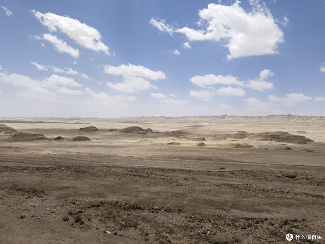 六月西北环线自驾之旅(4)——很像火星的俄博梁雅丹
