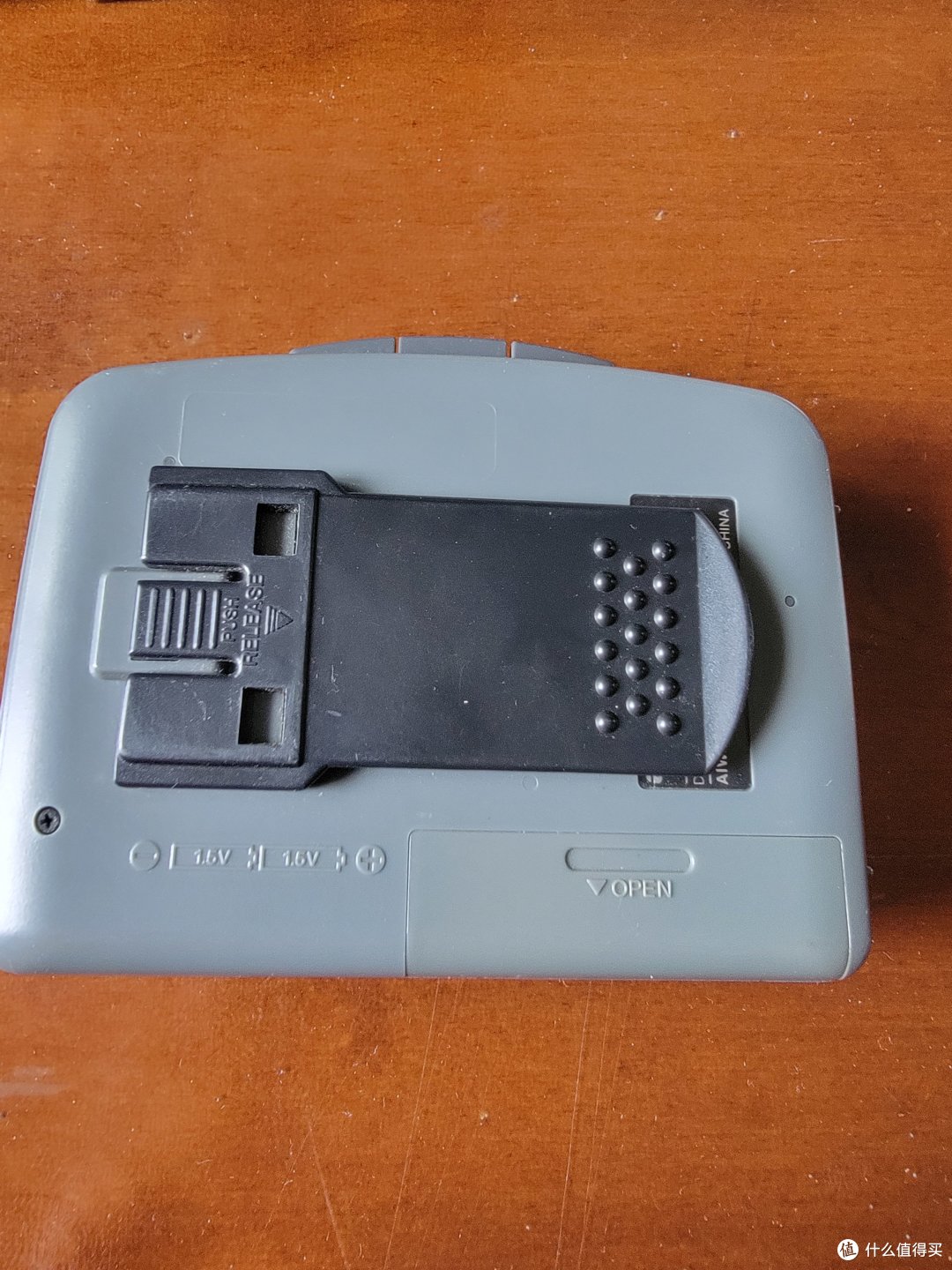 中年人的老玩具 篇一:中年男人的老玩具——爱华磁带随身听ps162_随身