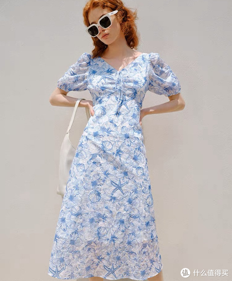 太平鸟连衣裙最低159元，有喜欢的么？