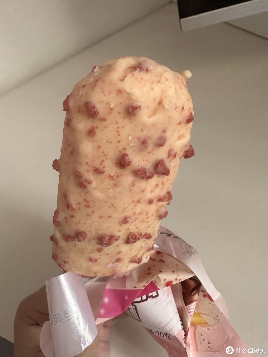 夏天一定要来一根巧乐兹雪糕🍦-浓浓巧克力🍫搭配香浓雪糕夹心。