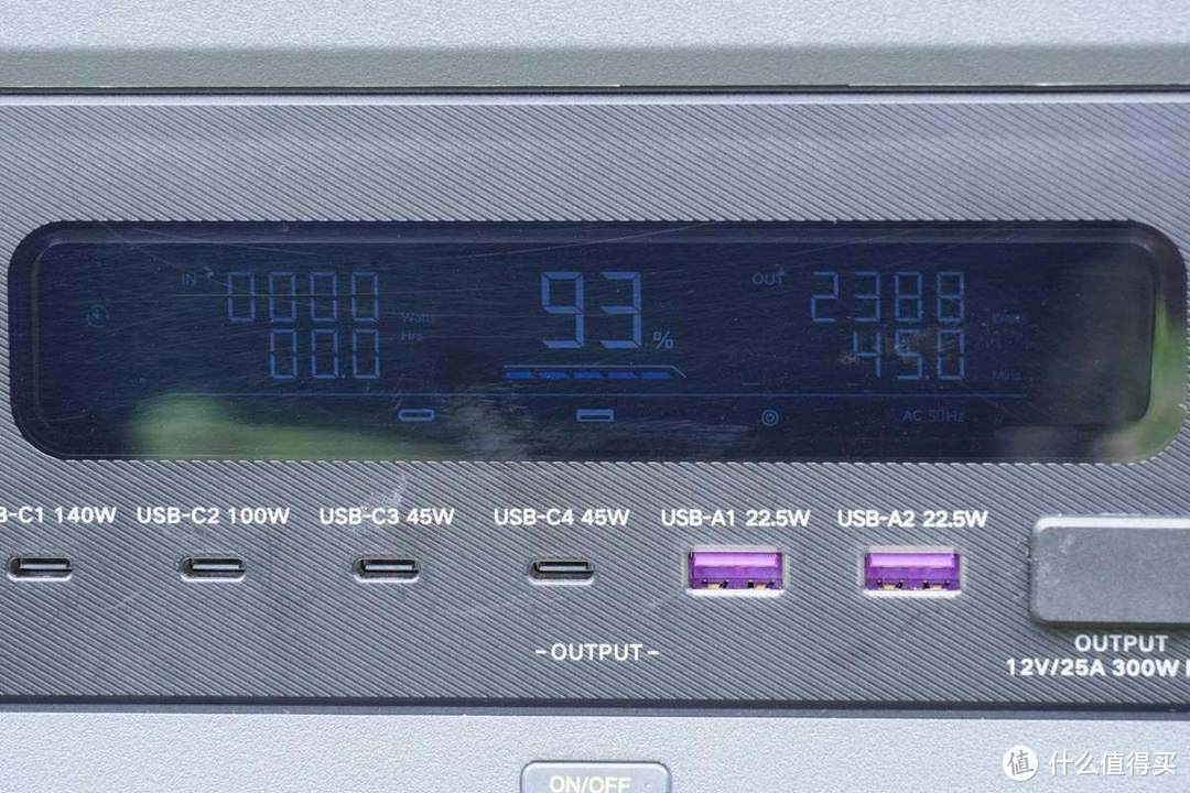2度电的户外生活，2200W大功率输出，绿联星辰户外电源GS2200 评测