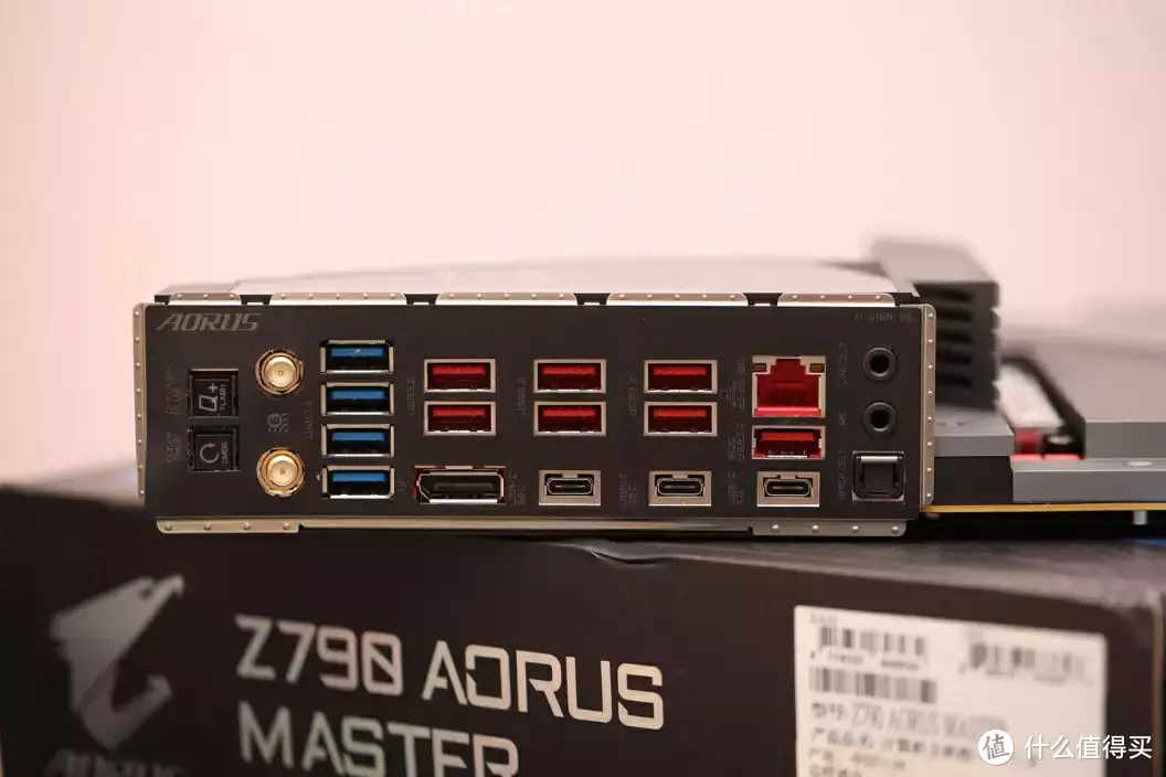 实力堆料玩转高频DDR5内存！技嘉超级雕Z790 AORUS MASTER评测