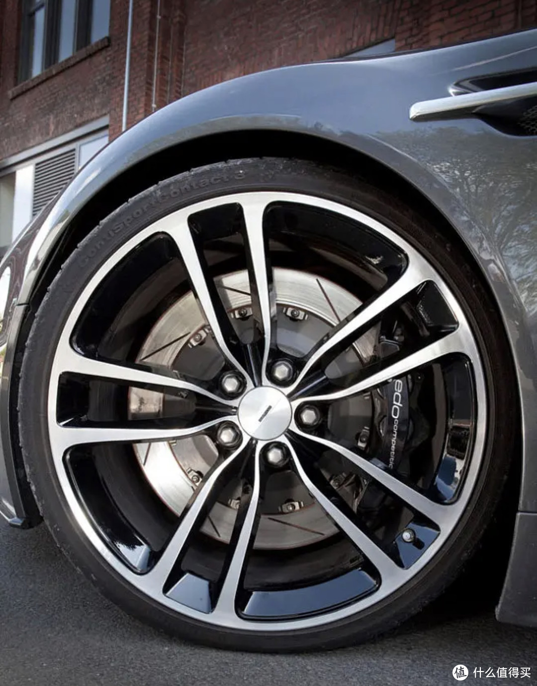 选择合适的汽车轮胎，确保行驶安全与舒适