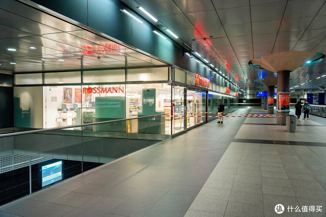 柏林主火车站负一楼的ROSSMANN日化超市
