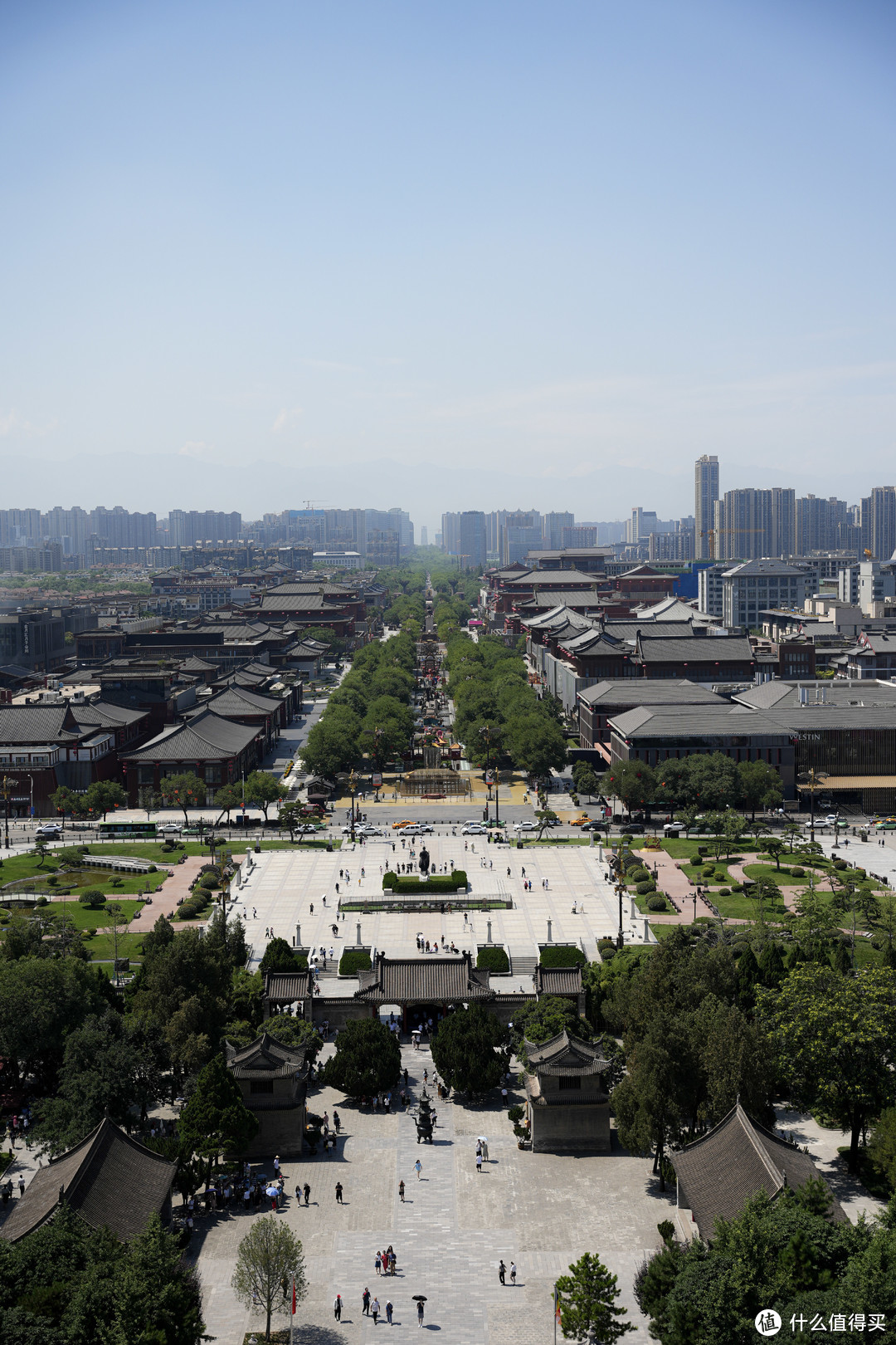 西安，这座我三刷的城市，到底有什么魅力?篇二：一日看尽长安花，锦绣华服映彩霞