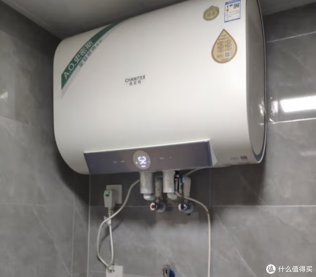  史密斯佳尼特电热水器是一款非常实用的家用热水器。