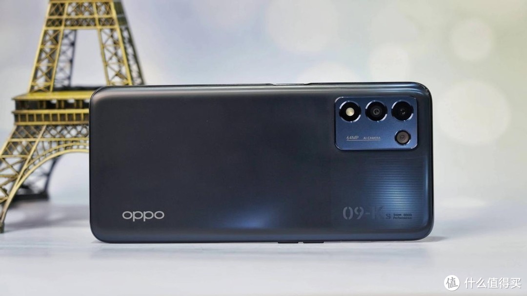 OPPO百元机皇：5000mAh电池+电竞屏+高清相机+快充，5G手机999元