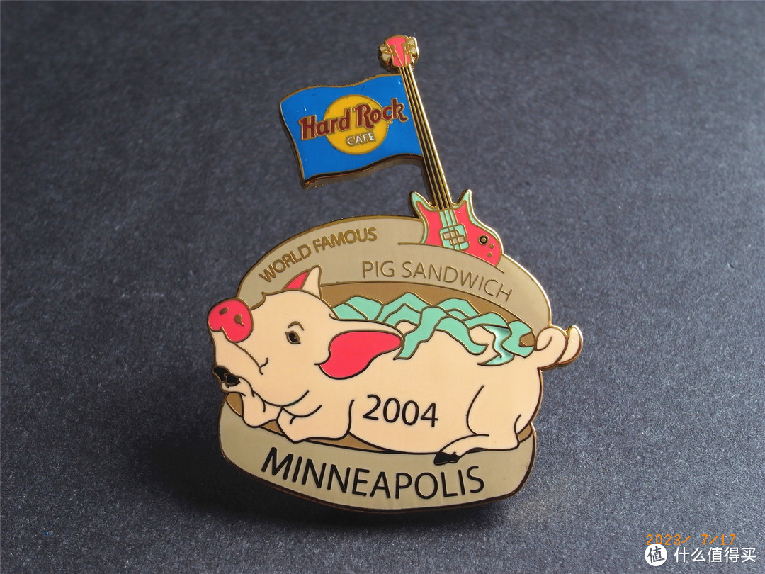 硬石徽章 2004 WORLD FAMOUS PIG SANDWICH MINNEAPOLIS