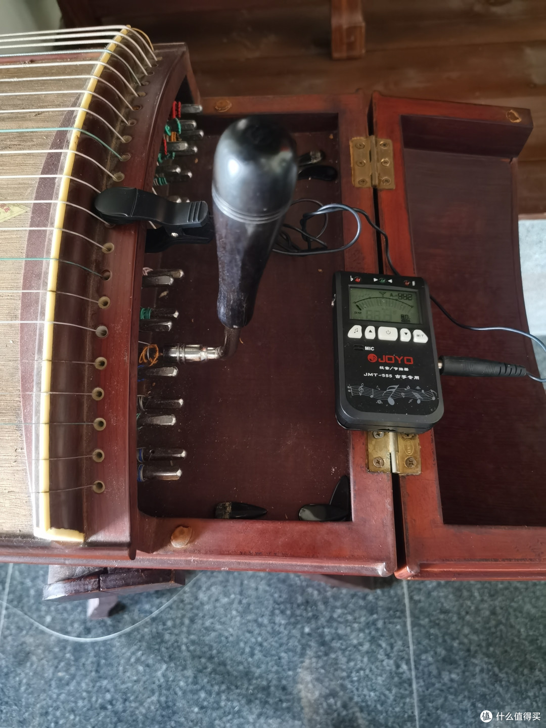 古筝的弦断了，自己换