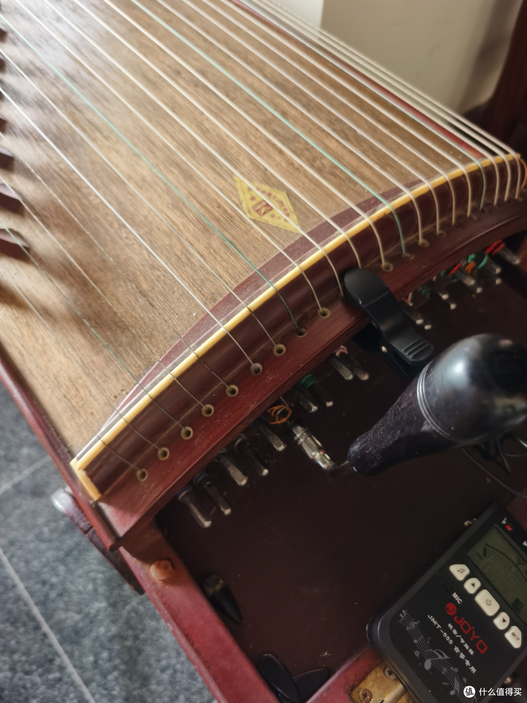 古筝的弦断了，自己换