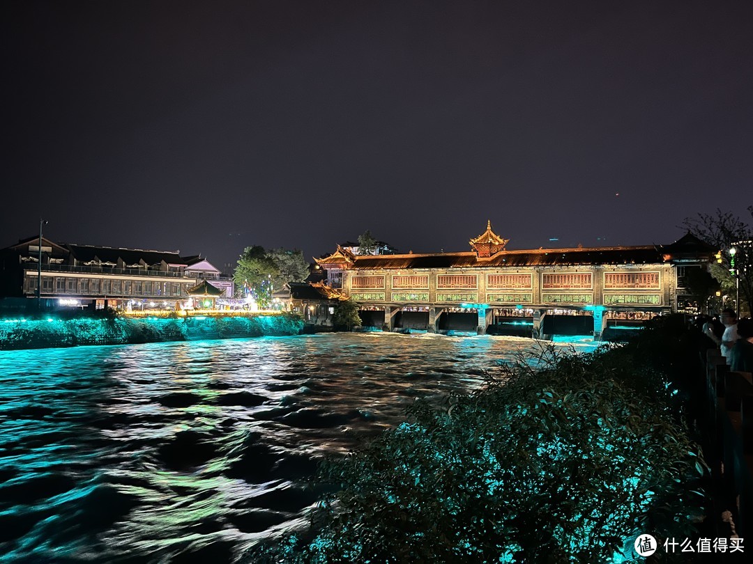 不是吧，来了都江堰居然不看夜景？？