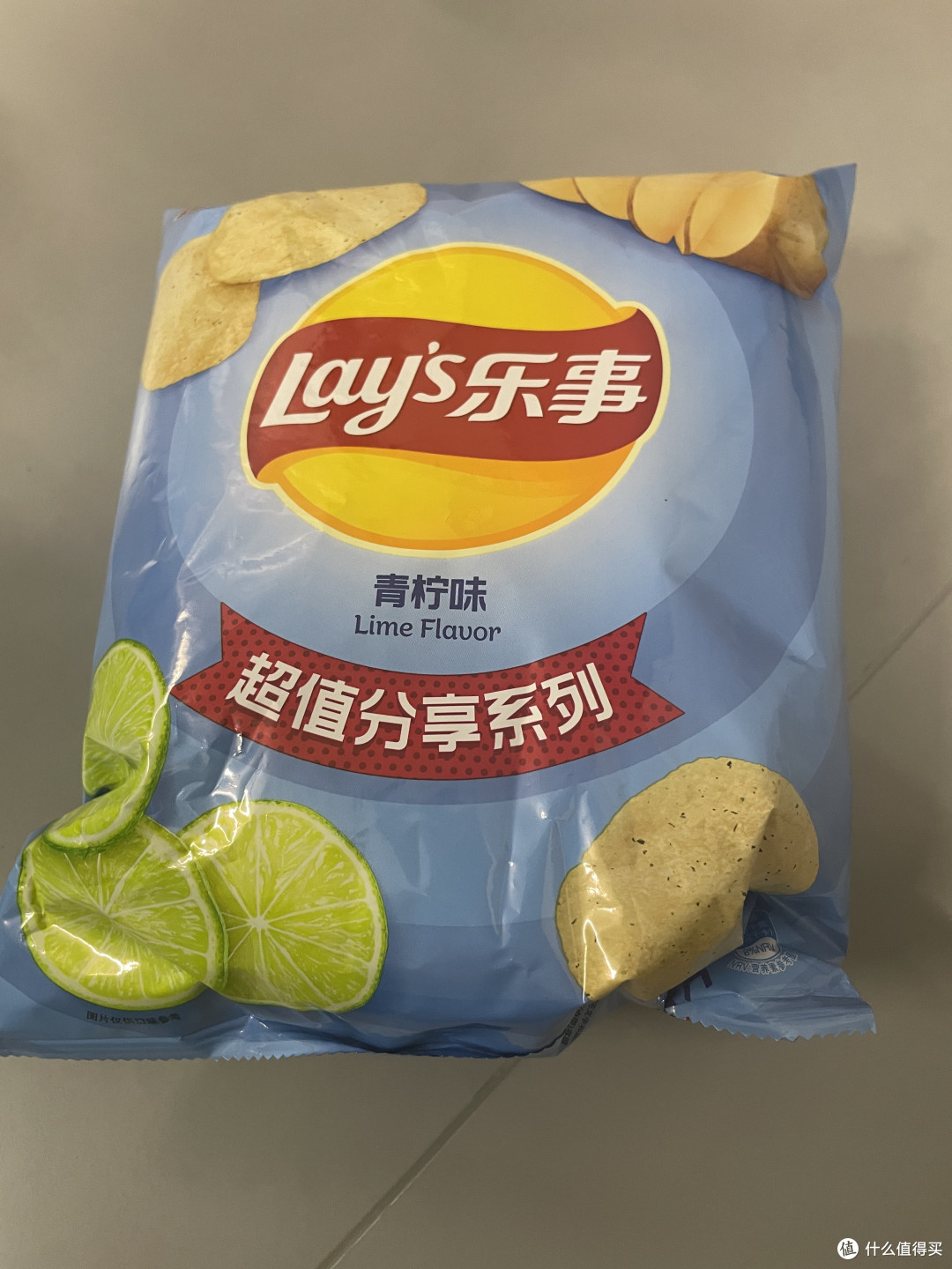 乐事薯片青柠味,清新爽口,品尝不一样的味道