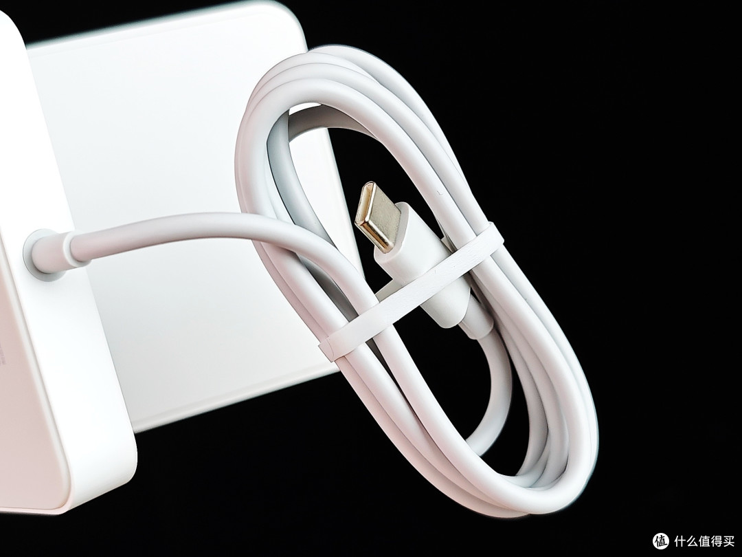 磁吸充|既是无线坐充,又是充电宝,小米磁吸无线充电宝的设计超靠谱!