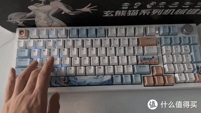 玄派 玄熊猫 PD98 三模机械键盘：国潮IP设计，颜值与手感并存