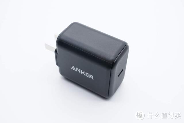 为桌面做减负，多设备同充，Anker 三合一磁力魔方充电器评测