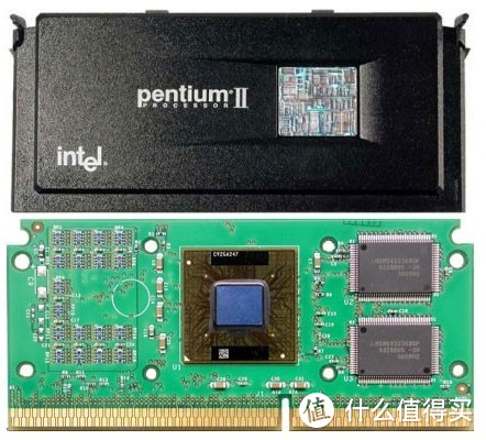 奔腾II处理器，CPU右侧的芯片是它的二级缓存