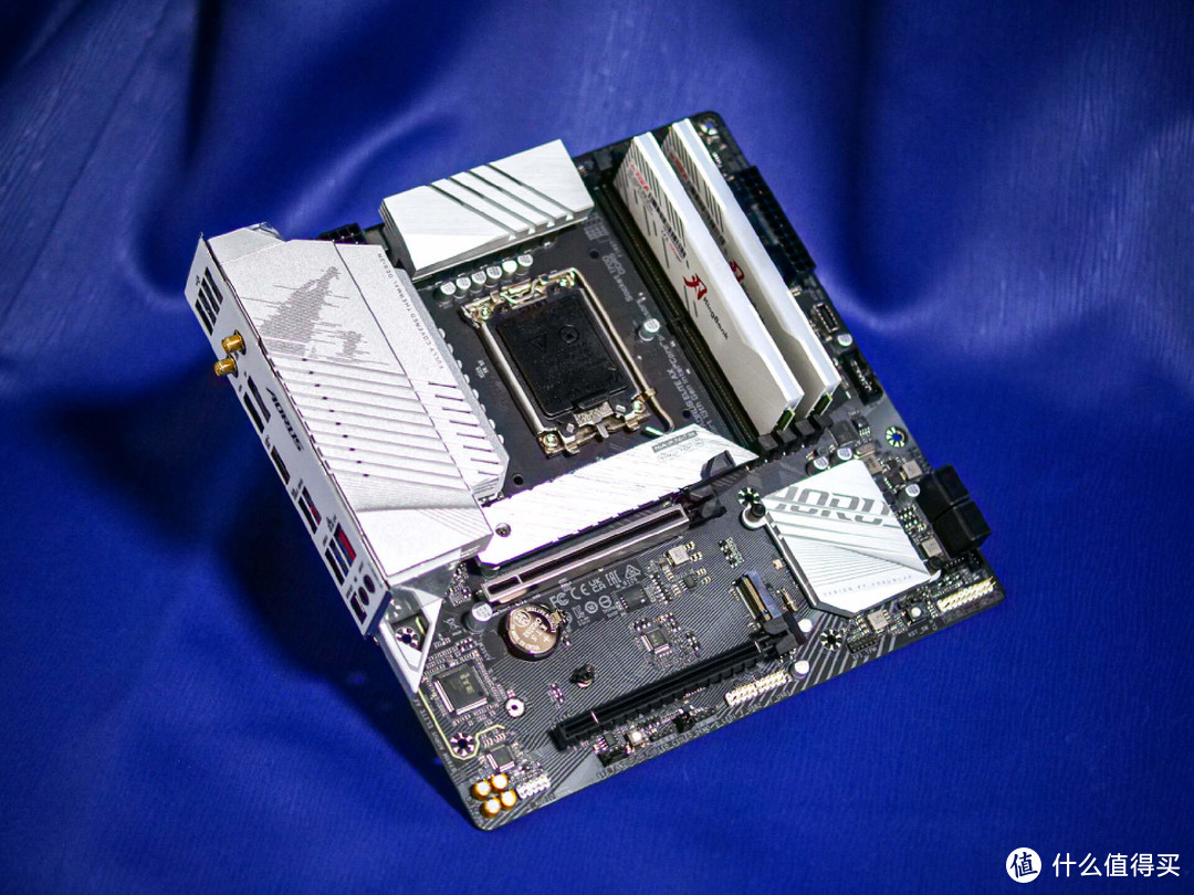 暑期装机配置推荐，技嘉B760M小雕主板+高频D5+RTX4070打造高性能游戏主机