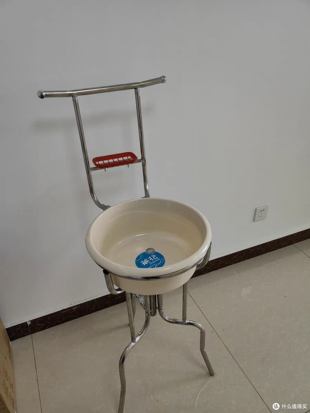 老式洗脸盆架子重拾过去的温暖与实用